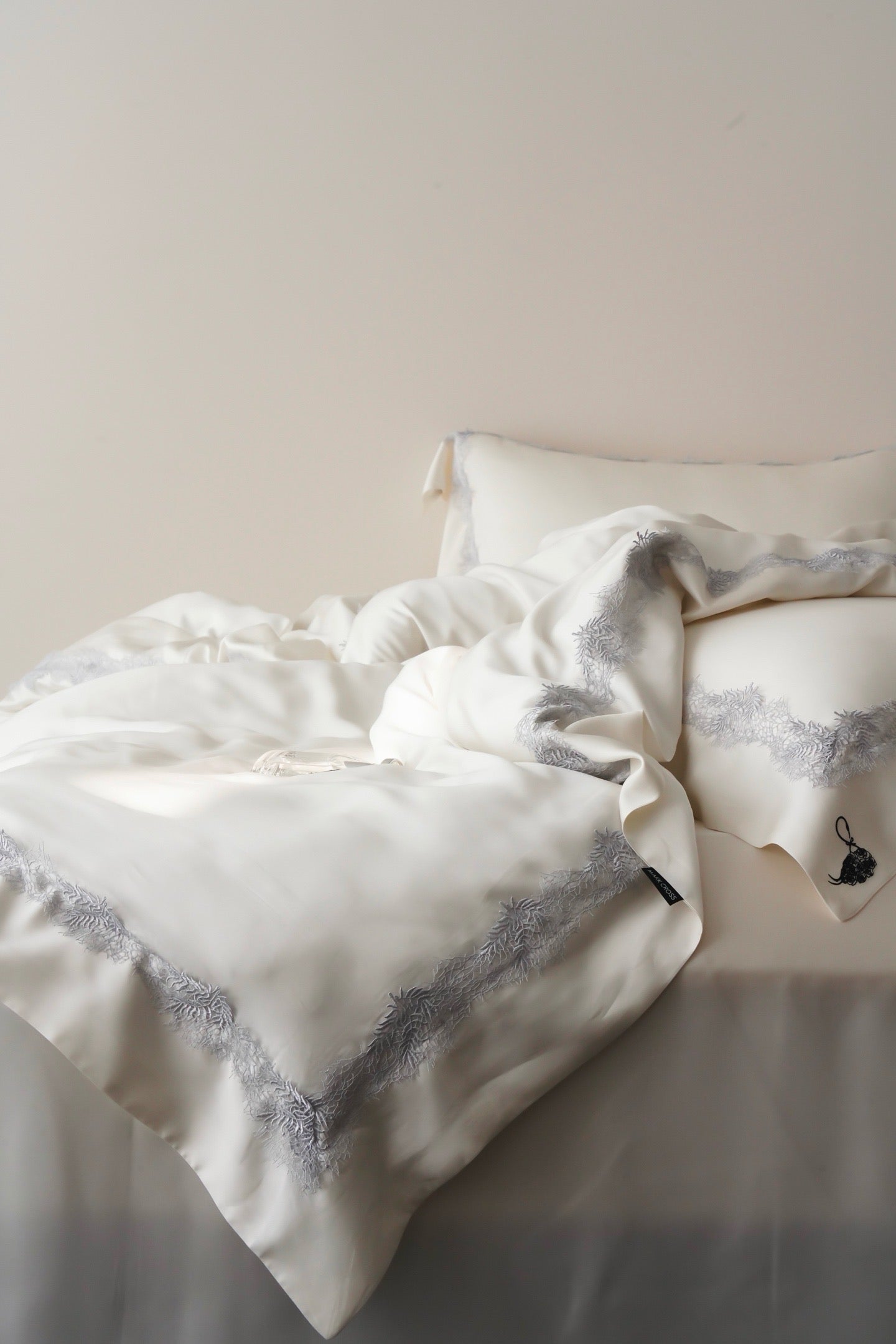Swan Lace Tencel Bedding Duvet Cover 4 pieces Set