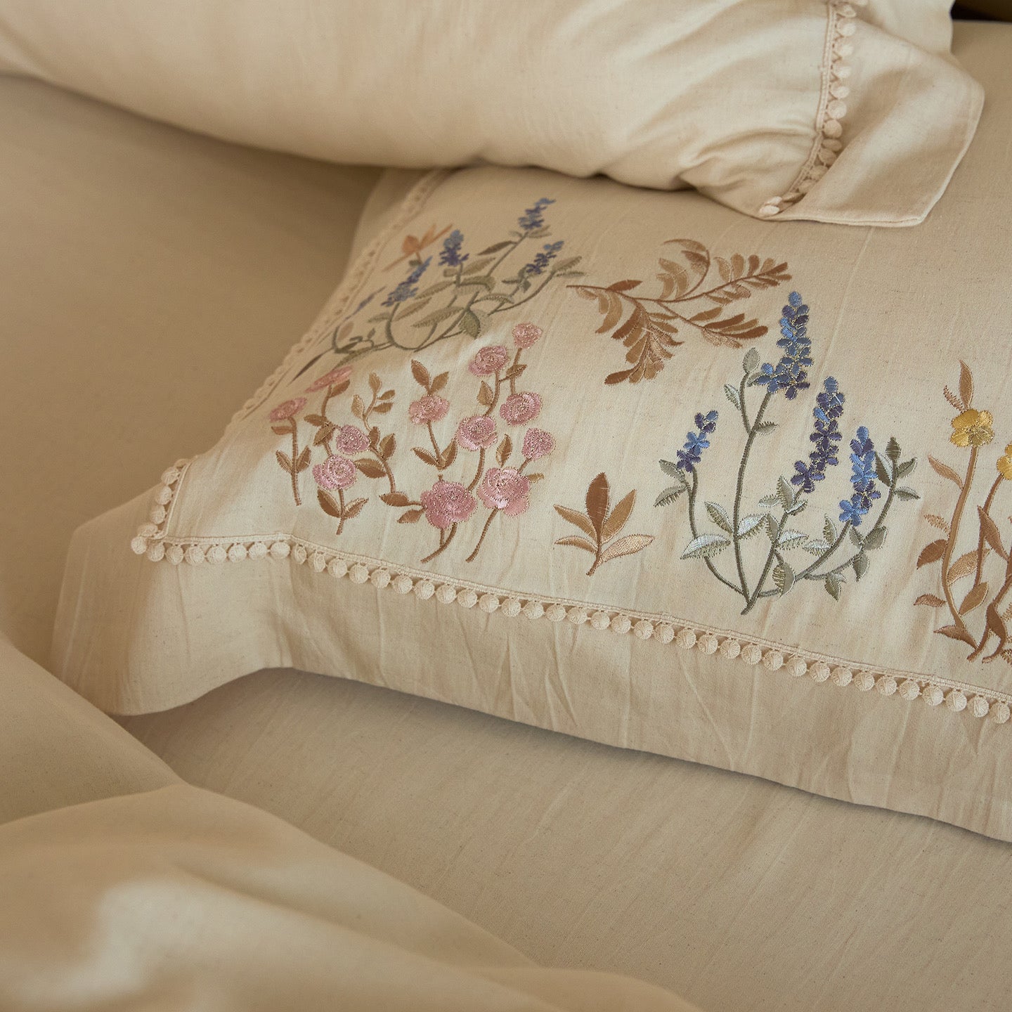 French Vintage Floral Embroidered Cotton Linen Duvet Cover 4 pieces Set